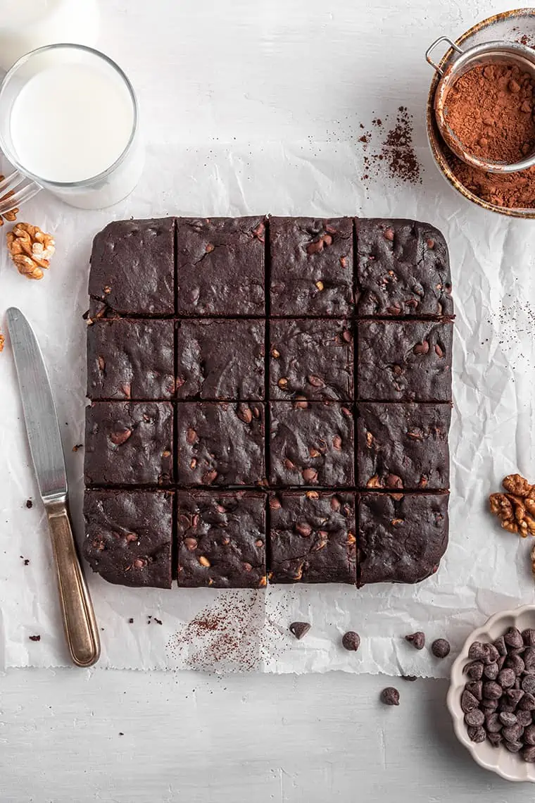 sliced chocolate chip walnut brownies
