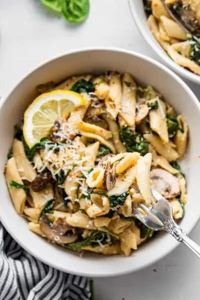 fork of one pot mushroom pasta