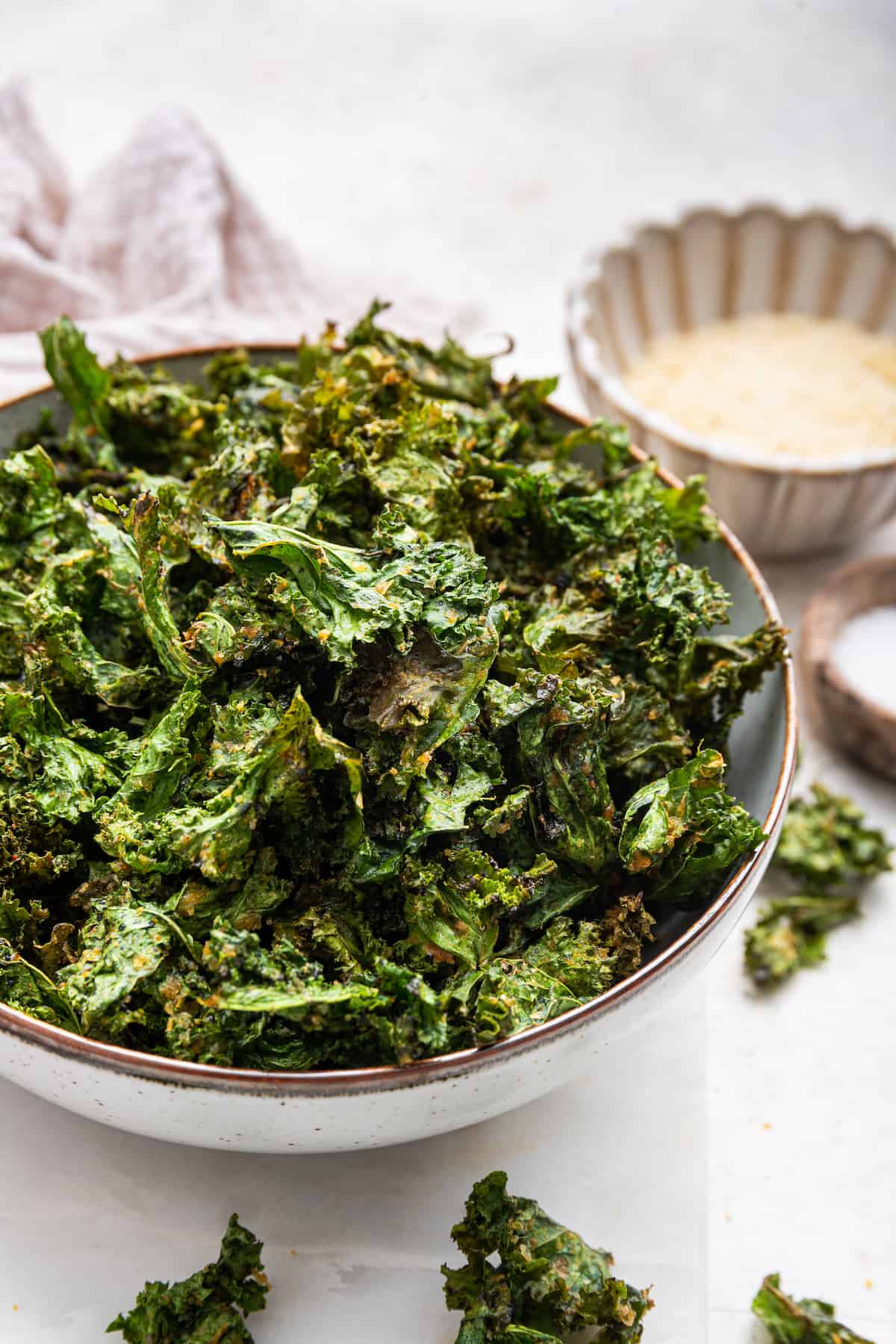 Air fryer kale chips in bowl