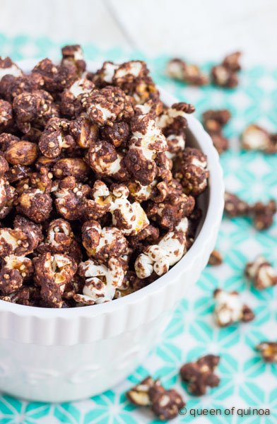 Spicy Chocolate Popcorn with Quinoa | @alyssarimmer | recipe on queenoquinoa.me