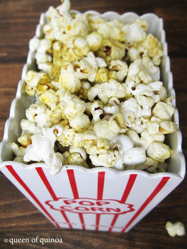 Vegan Popcorn_Queen of Quinoa Salt & Pepper Popcorn {gluten-free & vegan} | Queen of Quinoa